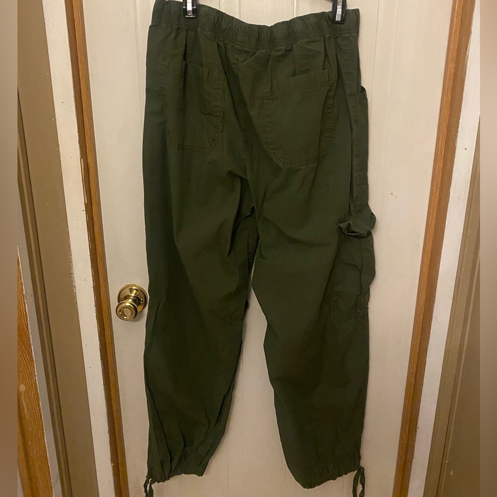 aerie Olive Green Drawstring Cargo Pants - Picture 4 of 8